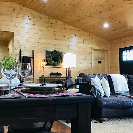 Villa New Cabin With Stunning Views, Sleeps 6!